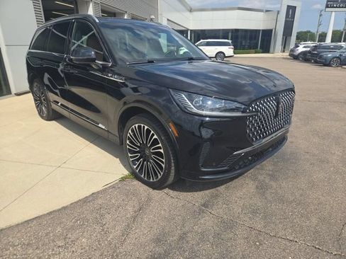 Used 2025 Lincoln Aviator Black Label AWD/4WD image 10