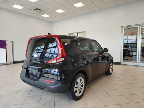 Used 2020 Kia Soul LX FWD image 3