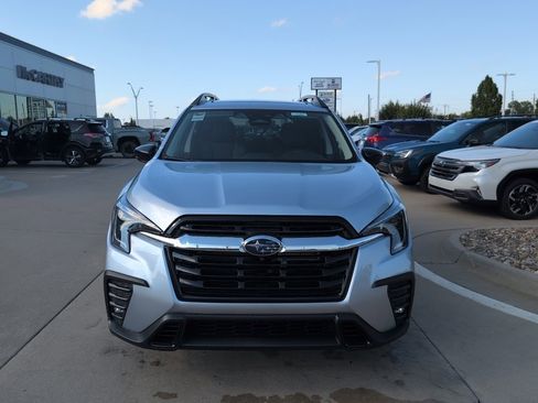 Used 2025 Subaru Ascent Limited image 3