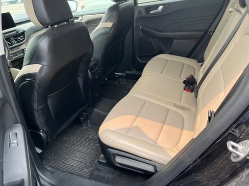 Used 2022 Ford Escape SEL w/ Technology Package AWD/4WD image 5