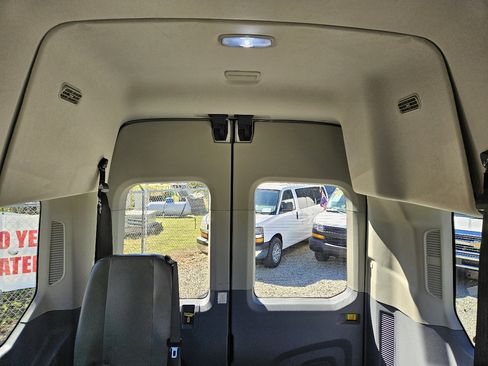 Used 2017 Ford Transit 350 XL image 33