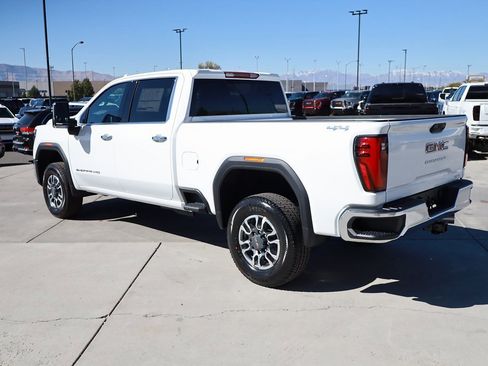 New 2026 GMC Sierra 3500 SLT image 4