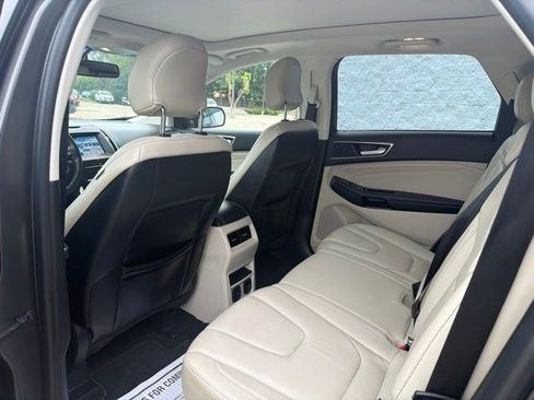 Used 2017 Ford Edge Titanium w/ Technology Package AWD/4WD image 15