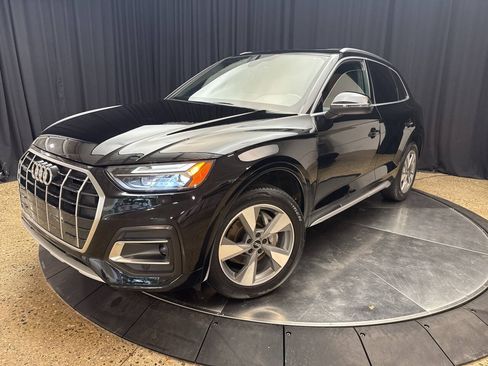 Used 2023 Audi Q5 2.0T Premium w/ Convenience Package AWD/4WD image 2