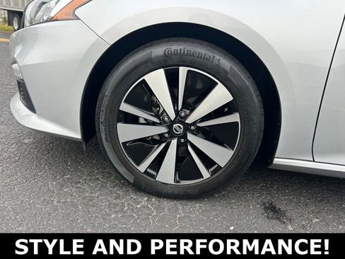 Used 2022 Nissan Altima 2.5 SV image 9