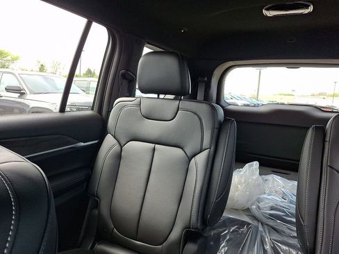 New 2026 Jeep Grand Cherokee L Limited AWD/4WD image 13