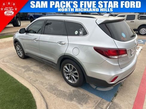 Used 2018 Hyundai Santa Fe SE image 7