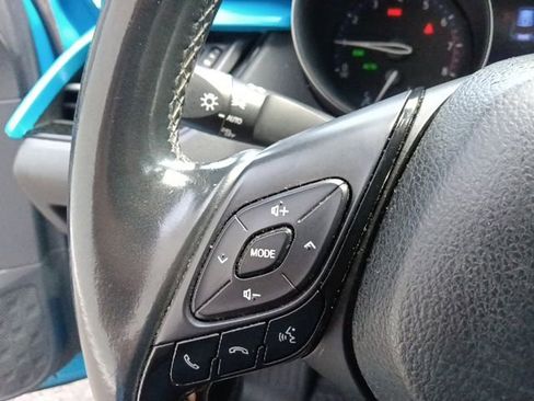 Used 2019 Toyota C-HR XLE FWD image 18