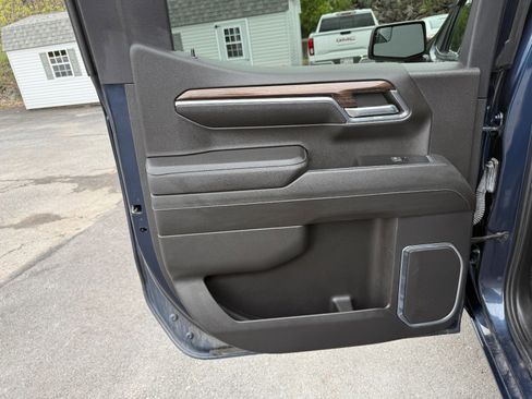 Used 2022 Chevrolet Silverado 1500 LT AWD/4WD image 17
