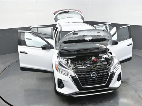 Certified 2025 Nissan Kicks Play S image 39