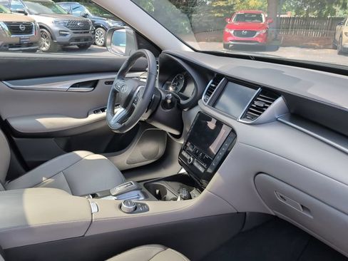 Used 2023 INFINITI QX50 Luxe AWD/4WD image 8