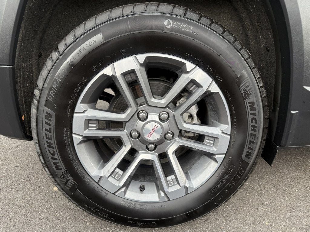 Used 2025 GMC Terrain Elevation AWD/4WD image 3