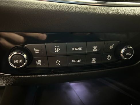 Used 2023 Buick Enclave Avenir w/ Avenir Technology Package image 19