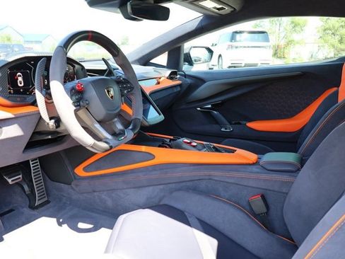 Used 2024 Lamborghini Revuelto AWD/4WD image 10
