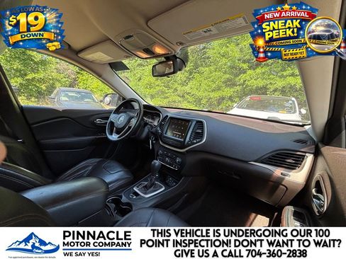 Used 2014 Jeep Cherokee Trailhawk w/ Leather Interior Group AWD/4WD image 4