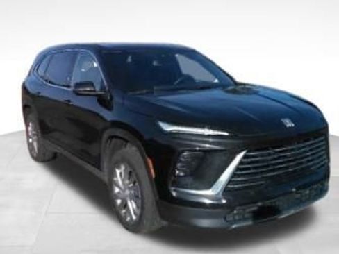 Used 2025 Buick Enclave Preferred image 2