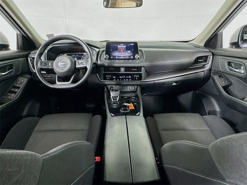 Used 2024 Nissan Rogue SV image 30