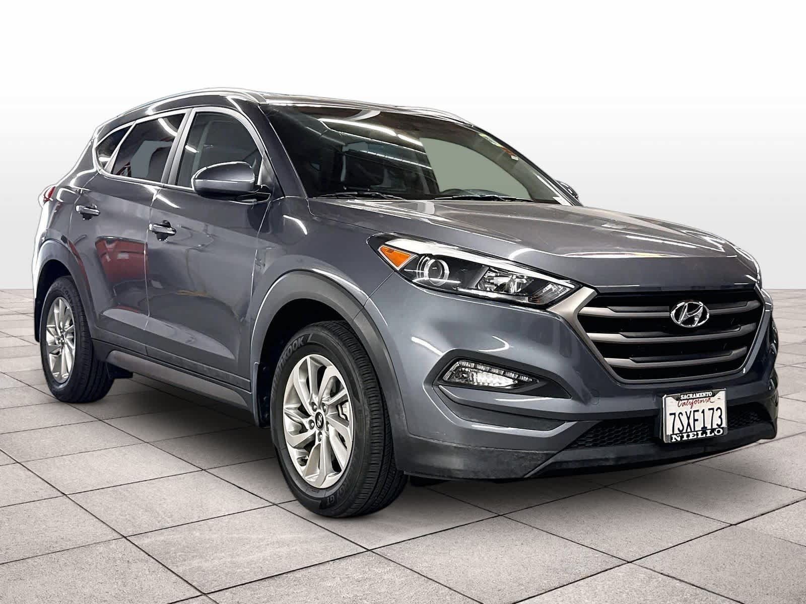 Used 2016 Hyundai Tucson SE w/ Option Group 02 FWD image 2