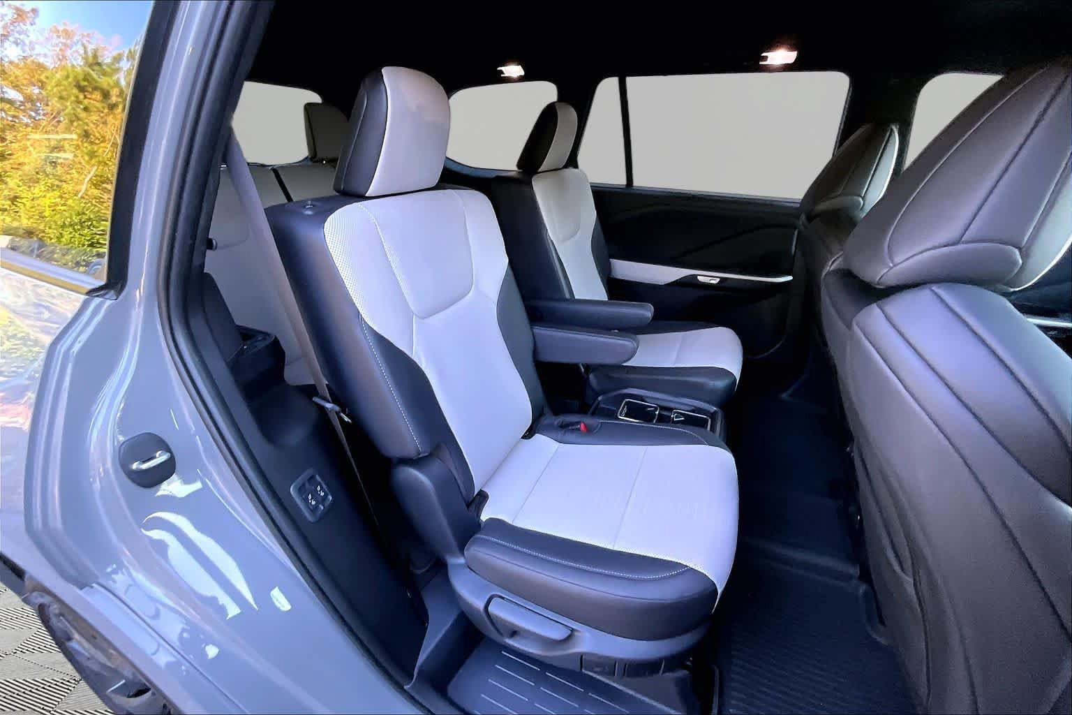 Used 2025 Lexus TX 500h AWD w/ Technology Package image 20