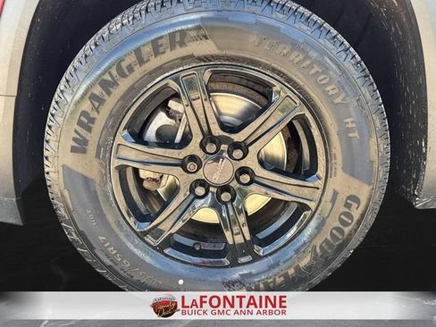 Certified 2020 GMC Acadia AT4 w/ LPO, Floor Liner Package AWD/4WD image 32