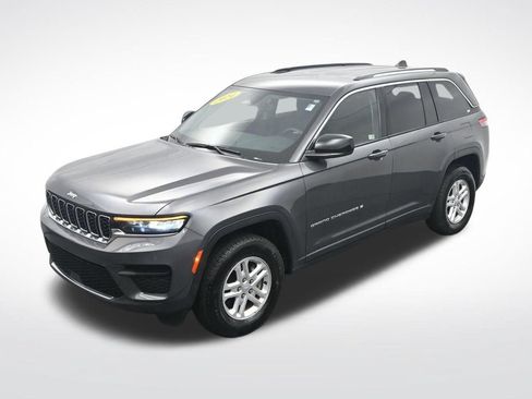 Used 2024 Jeep Grand Cherokee Laredo RWD image 23
