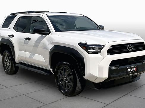 Used 2025 Toyota 4Runner SR5 AWD/4WD image 3