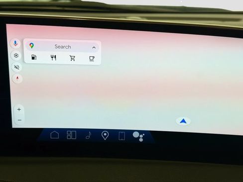 Used 2024 Cadillac XT4 Luxury w/ Cold Weather Package FWD image 13