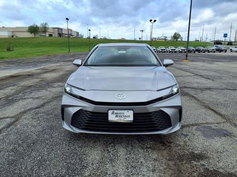 Used 2025 Toyota Camry LE FWD image 2