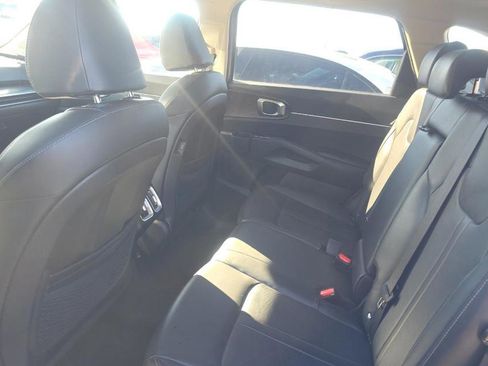Used 2024 Kia Sorento S w/ Panoramic Sunroof Package image 11