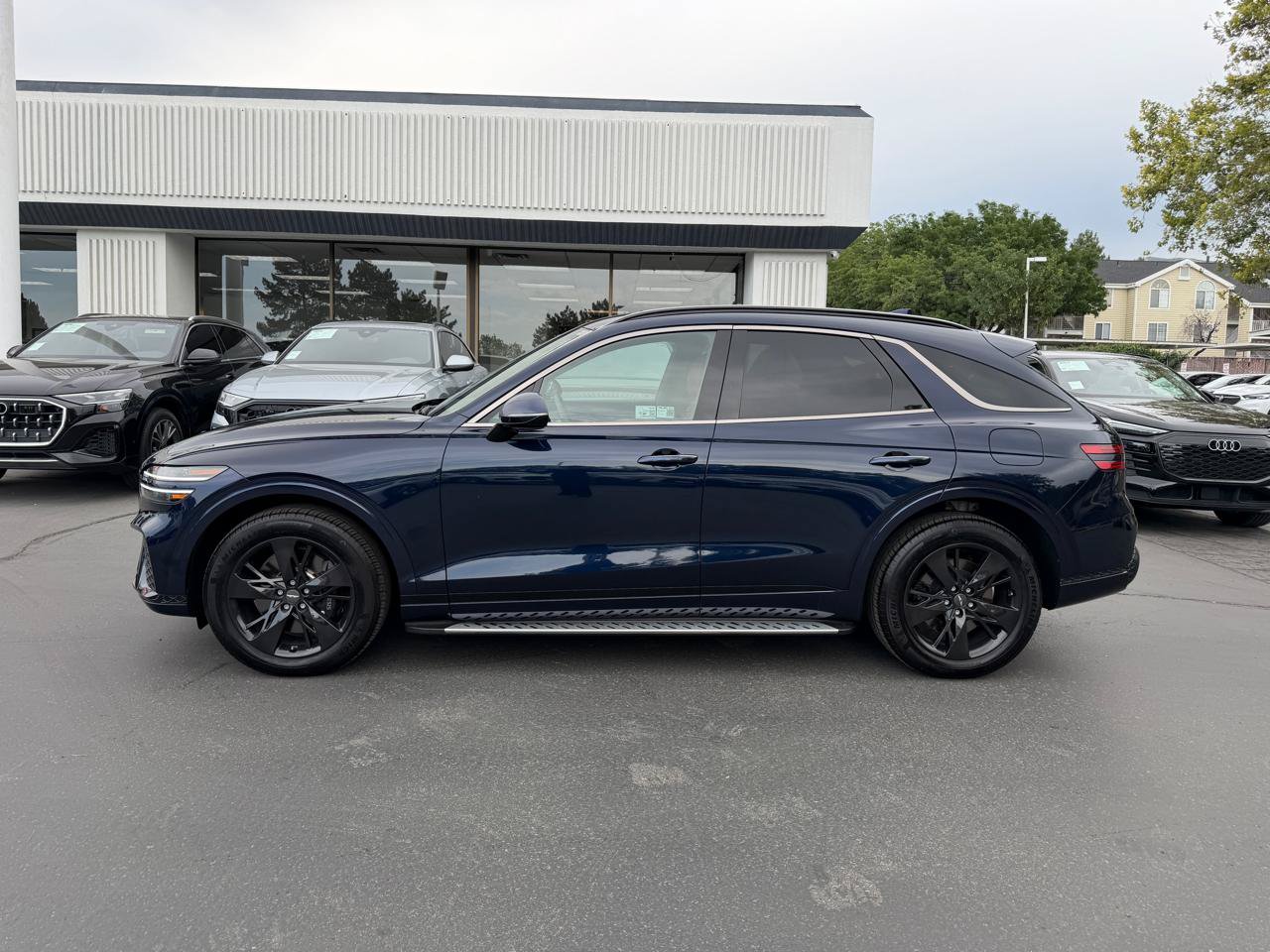 Used 2025 Genesis GV70 3.5T Sport AWD/4WD image 13