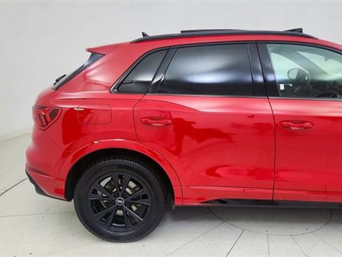 Used 2023 Audi Q3 2.0T Premium Plus w/ Premium Plus Package image 7