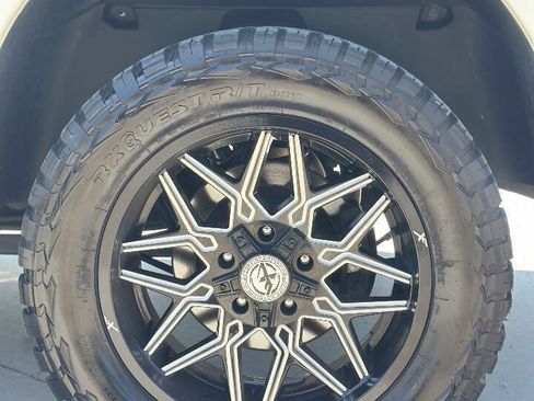 Used 2014 RAM 1500 Limited RWD image 14