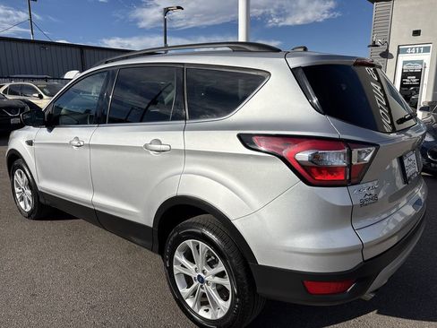 Used 2018 Ford Escape SE image 3