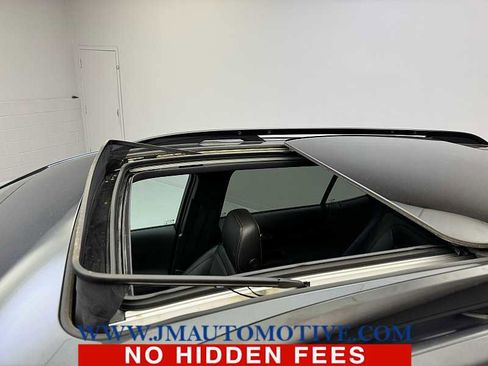 Used 2023 Chevrolet Equinox RS w/ RS Leather Package image 11