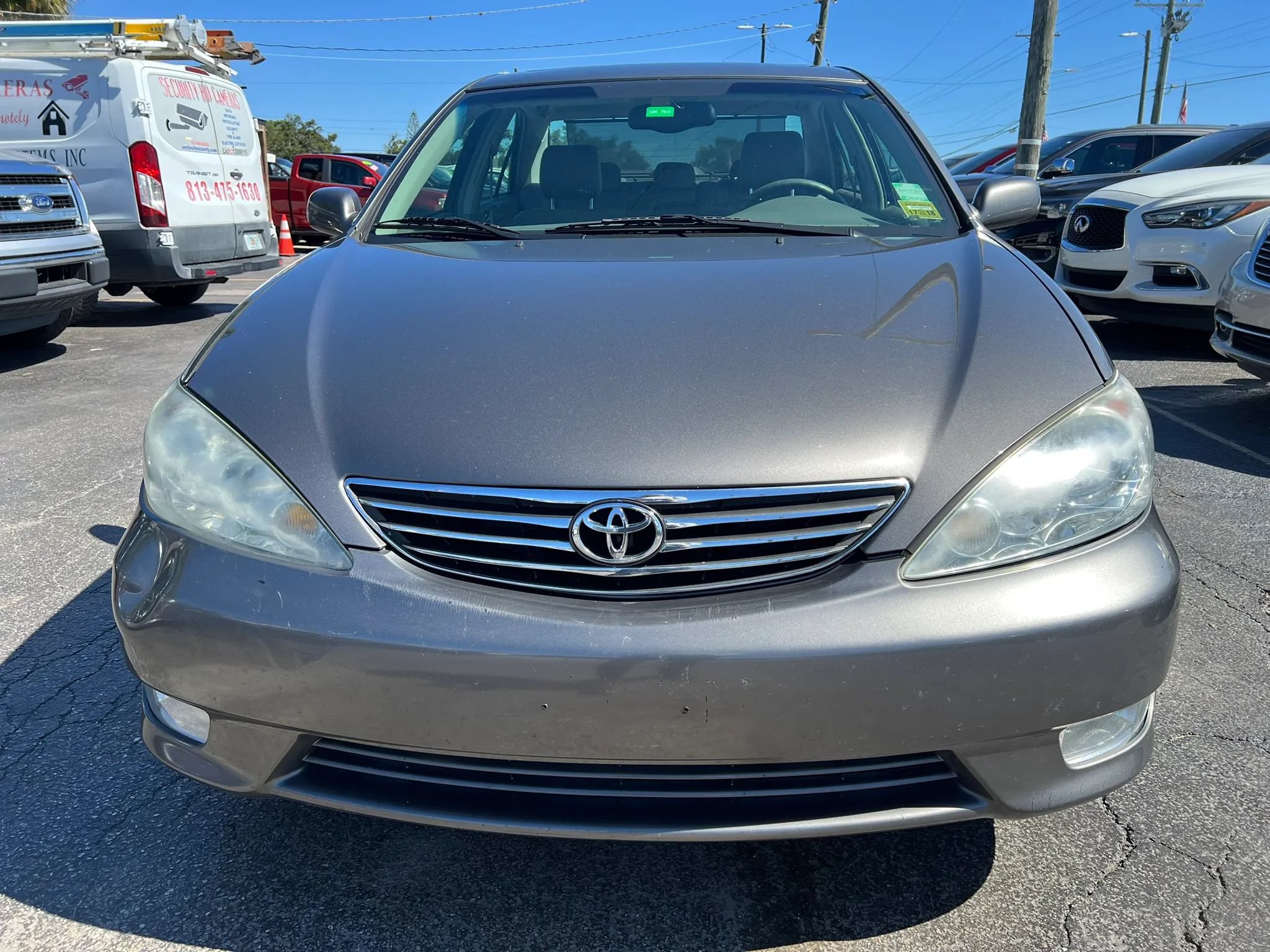 Used 2005 Toyota Camry XLE w/ VSC & Side Airbag Pkg FWD image 3