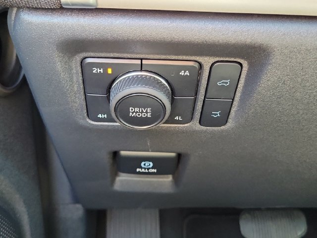 Certified 2025 Ford Expedition Active AWD/4WD image 13
