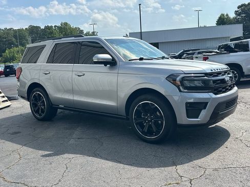 Used 2023 Ford Expedition Limited RWD image 4