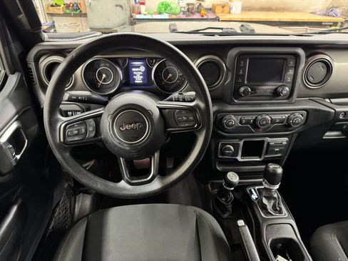 Used 2018 Jeep Wrangler Unlimited Sport AWD/4WD image 18
