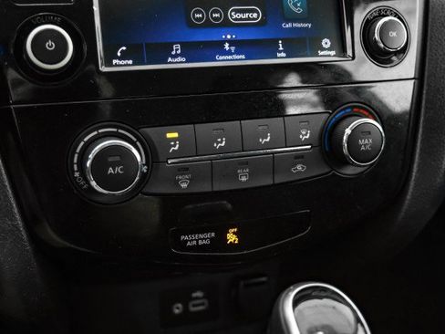 Used 2019 Nissan Rogue Sport S w/ Appearance Package image 21