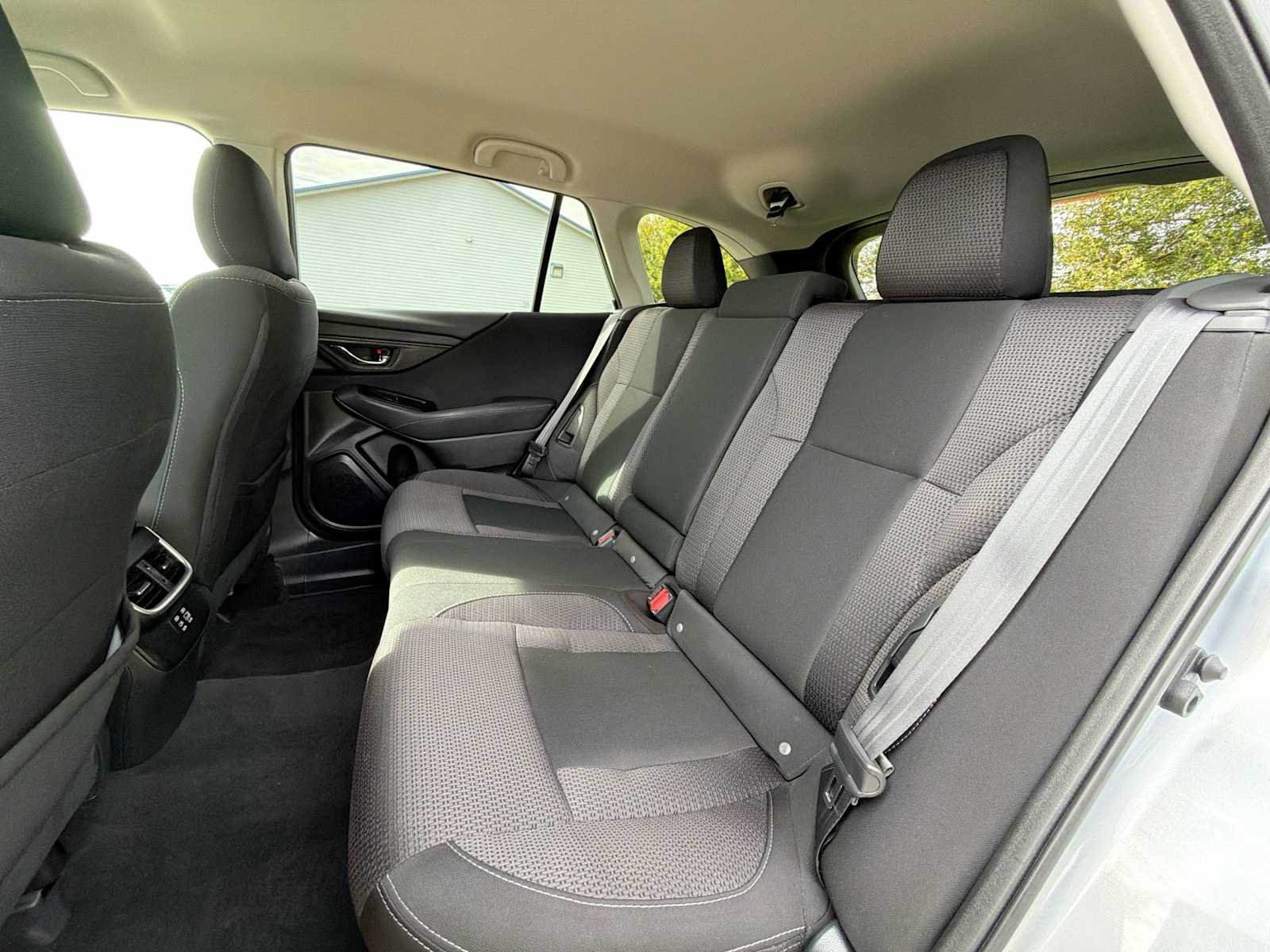 Used 2024 Subaru Outback Premium AWD/4WD image 16