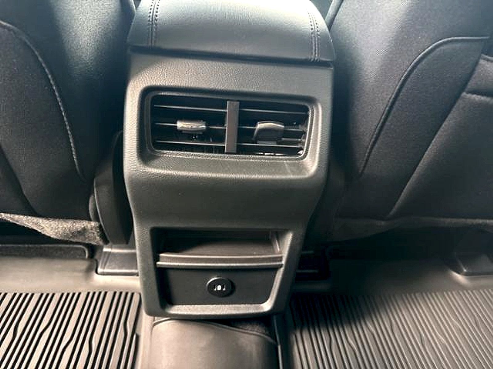 Used 2024 Ford Edge SE AWD/4WD image 10