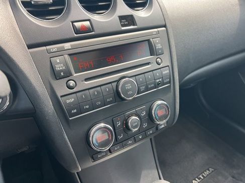 Used 2011 Nissan Altima 3.5 SR w/ Sport Pkg image 16