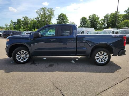 Used 2020 Chevrolet Silverado 1500 Custom w/ Custom Value Package AWD/4WD image 6