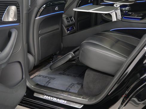 Used 2023 Mercedes-Benz Maybach GLS 600 4MATIC image 35