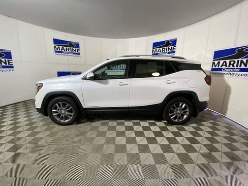 Certified 2024 GMC Terrain SLT w/ Infotainment Package II image 10