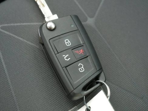 Certified 2025 Volkswagen Jetta Sport FWD image 37