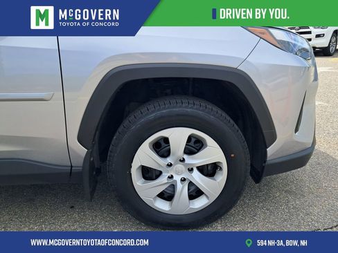 Used 2024 Toyota RAV4 LE AWD/4WD image 12