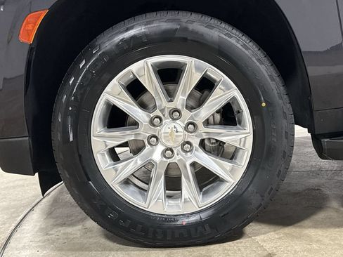 Used 2023 Chevrolet Suburban Premier AWD/4WD image 28