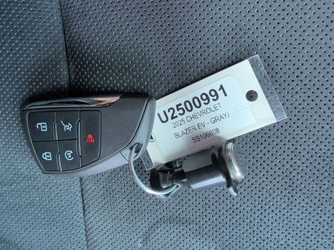 Used 2025 Chevrolet Blazer EV RS AWD/4WD image 27