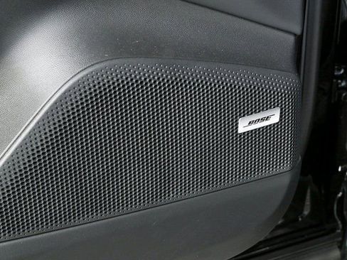 Certified 2025 Porsche Macan Electric image 7